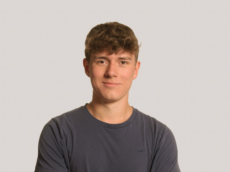 Ein Portraitfoto von unserem M-TEC Lehrling Maximilian Köhn.