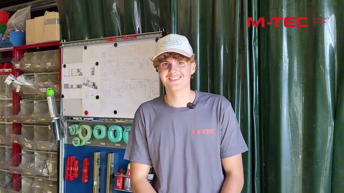 2 M-TEC Lehrlinge erzählten im Video über das Arbeiten bei M-TEC, über die Lehrlingsakademie und wie wichtig Schnuppern bei der Berufswahl ist.